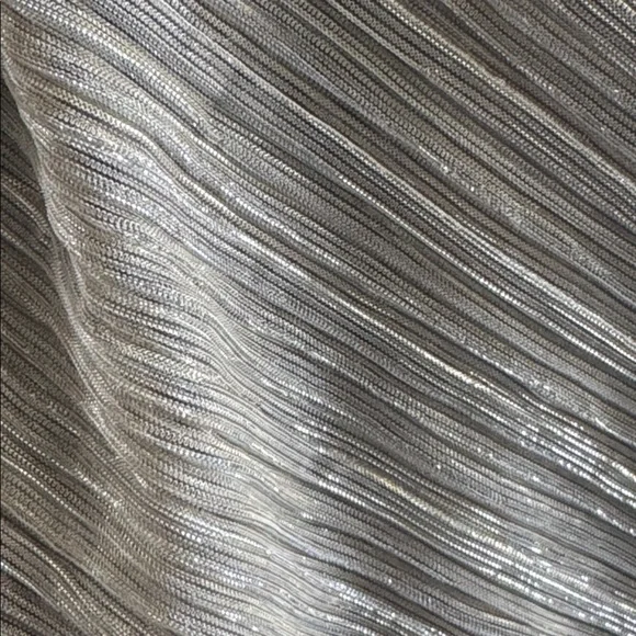 Solemio Metallic Gold Plunge V-Neck Prom Dress - Picture 7 of 7